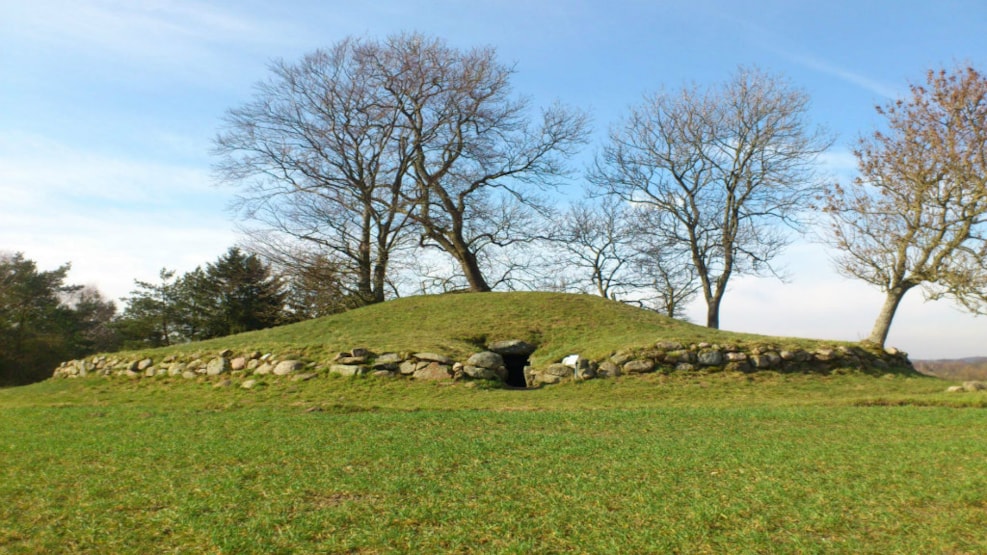 Øm Passage Grave